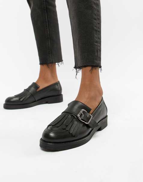 Office – Fisher – Klobige Loafer aus schwarzem Leder mit Schnallen- und Fransendesign