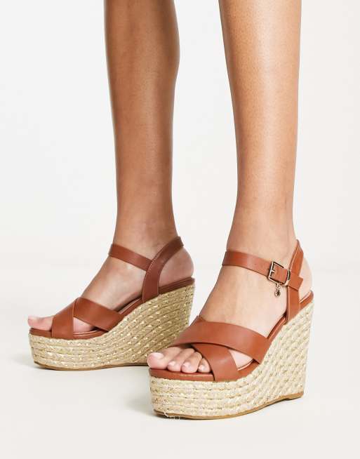 Tan 2024 toms wedges