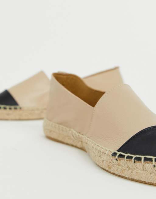 Espadrilles Céline - Taillat black espadrilles with golden logo -  338482146C38NO