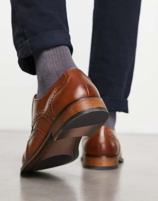 Office Wingcap Derby Schuhe in Hellbraun mit 4 Osen ASOS