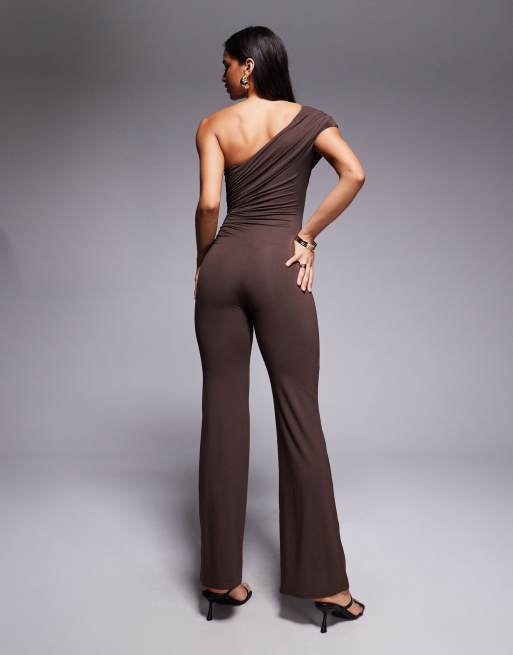 Oh Polly asymmetric shoulder jumpsuit in brown, 3 of 4