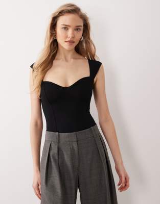 Oh Polly - Body in Schwarz mit Herzausschnitt