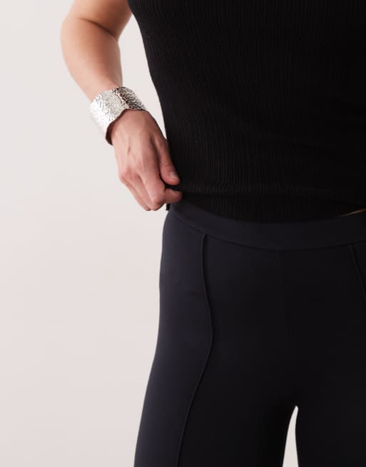 Oh Polly capri pant in black, 3 of 5