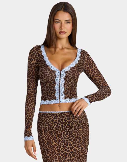 Oh Polly - Ensemble en modal bordé de dentelle avec gilet et jupe mi-longue - Léopard, 2 de 3