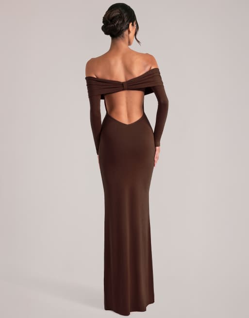 Oh Polly - Chokoladebrun offshoulder-maxikjole med udskæringsdetalje, 2 af 4