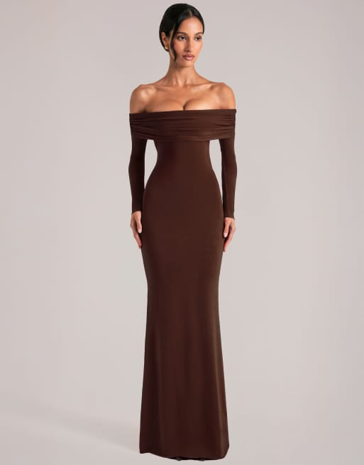Oh Polly - Chokoladebrun offshoulder-maxikjole med udskæringsdetalje, 4 af 4
