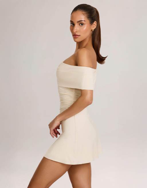 Oh Polly - Cremehvid minikjole i modalblanding med offshoulder-design og asymmetrisk snit, 3 af 4