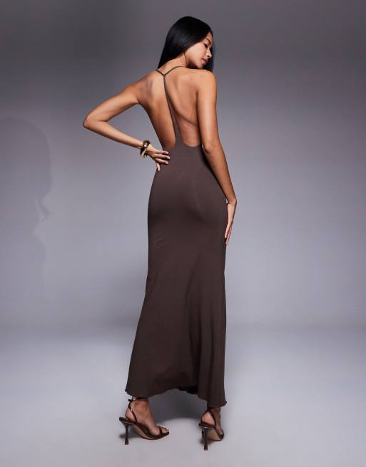 Oh Polly - Diepuitgesneden maxi jurk met halternek in chocoladebruin , 2 van 4