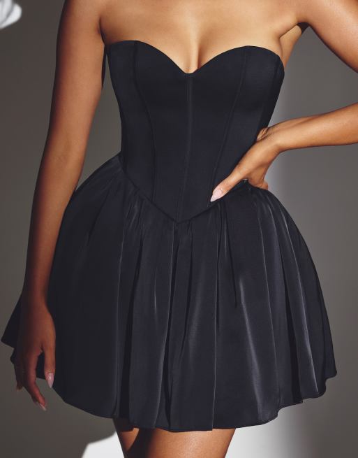 Oh Polly - Emeline - Robe courte en satin brillant style corset à encolure cœur - Noir, 2 de 4