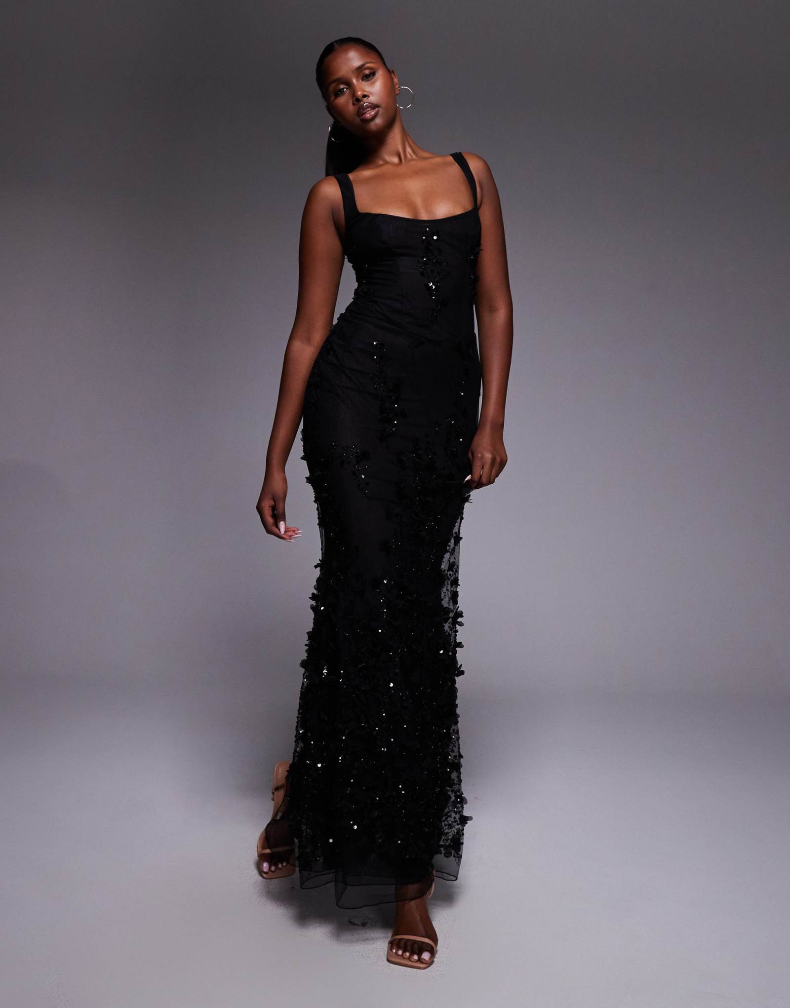 Кружевное макси-платье Oh Polly черного цвета