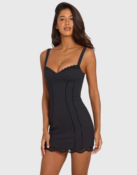 Oh Polly mini jurk met kanten afwerking en korsetdetail in zwart - view 1