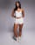Thumbnail 1 van 5