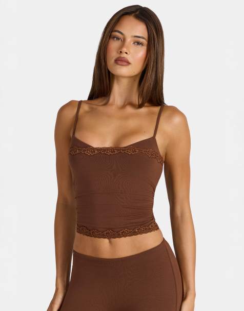 Oh Polly modal cami-top med blondekant i chokolade - view 1