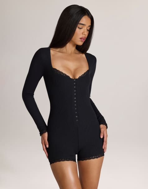 Oh Polly ribbet modal-playsuit med udskæringer og blondekant i sort - view 1