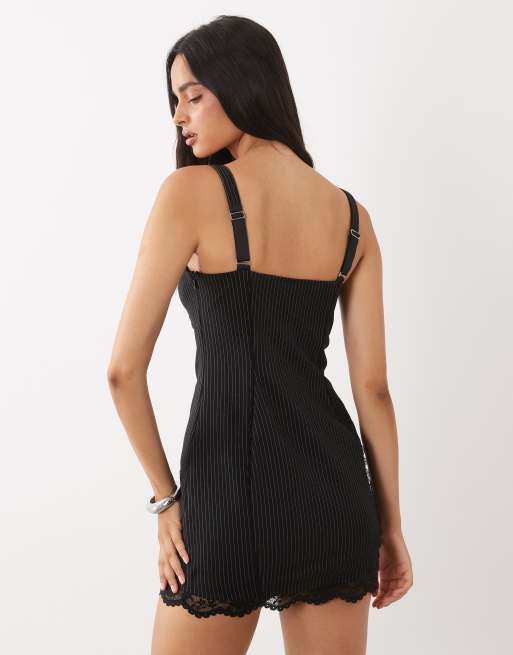 Oh Polly robe courte à détail corset et bordure en dentelle noire, 4 de 4