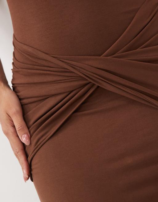 Oh Polly robe longue en modal à col carré, drapé et lien, couleur chocolat, 3 de 4