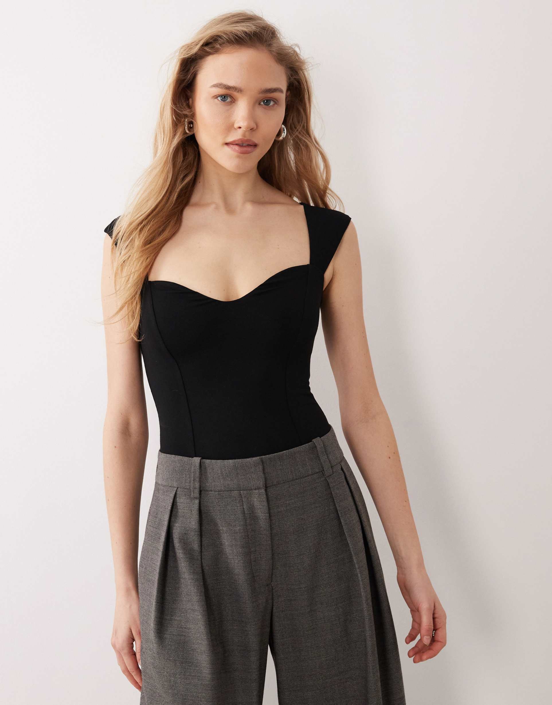 oh polly sweetheart neckline bodysuit in black