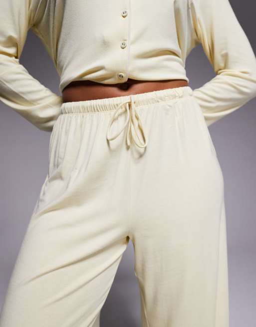 Oh Polly wide leg pyjama trouser co-ord in pastel yellow, 3 of 5