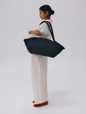 ÖLEND - Haku - Grand cabas porté épaule en nylon - Noir