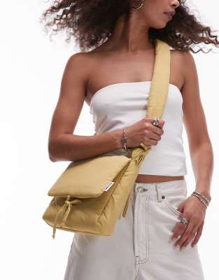 OLEND - Nina - Zachte crossbody tas van nylon met flap en gerimpeld hengsel in limoengroen - view 1
