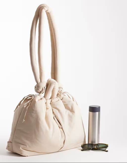 ÖLEND - Ona - Stor og multifunktionel sandfarvet crossbody-taske i blød nylon, 2 af 5