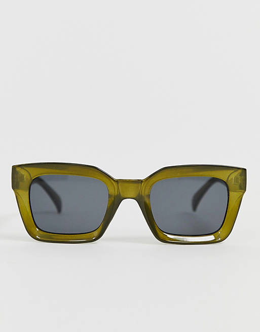 Olivengrønne tykke solbriller fra AJ Morgan |