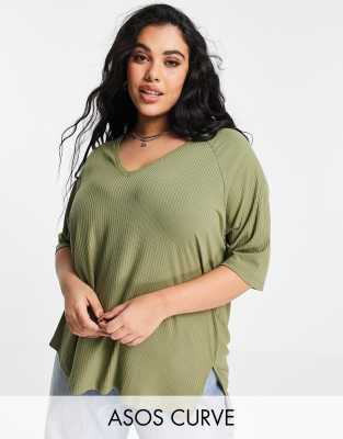 фото Оливковый oversized-топ в рубчик с v-образным вырезом asos design curve-зеленый цвет asos curve