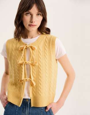 Omnes Jacob Cable Knit Tie Waistcoat In Yellow