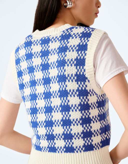 Omnes Knitwear bob checked cotton knitted vest in navy and cream in multi, 3 of 5