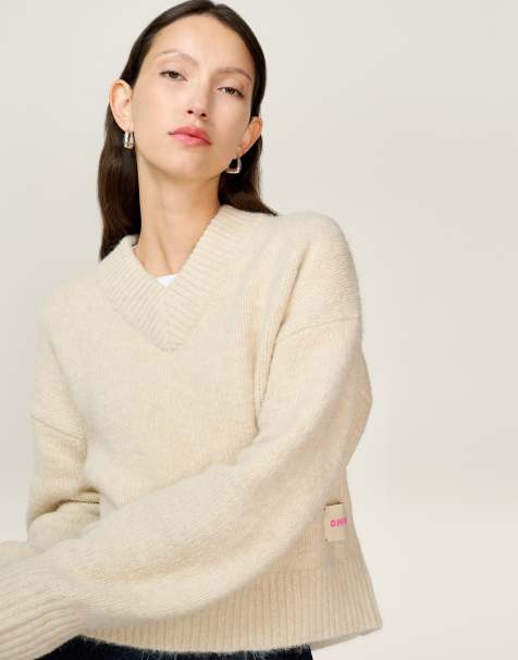 Omnes Knitwear premium daria v-neck thick knit boxy jumper in beige - view 1