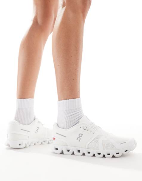 ON Cloud 5 all day trainers in white - view 1