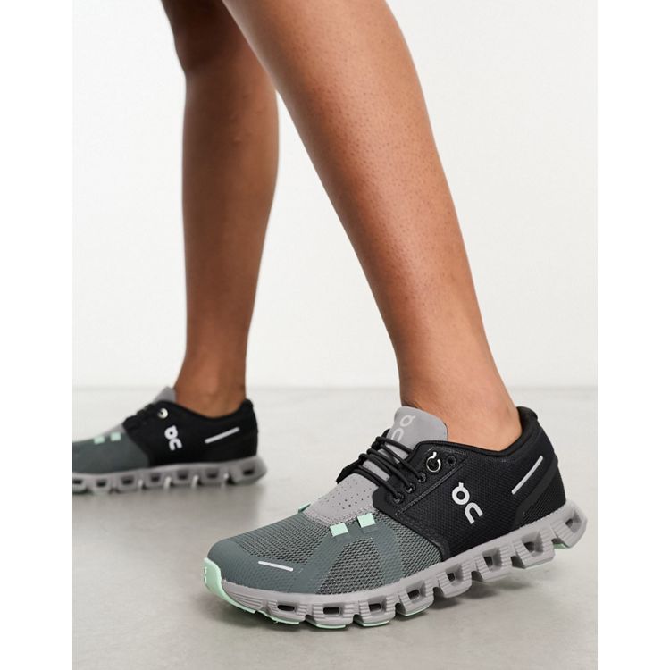 ON Cloud 5 trainers in black