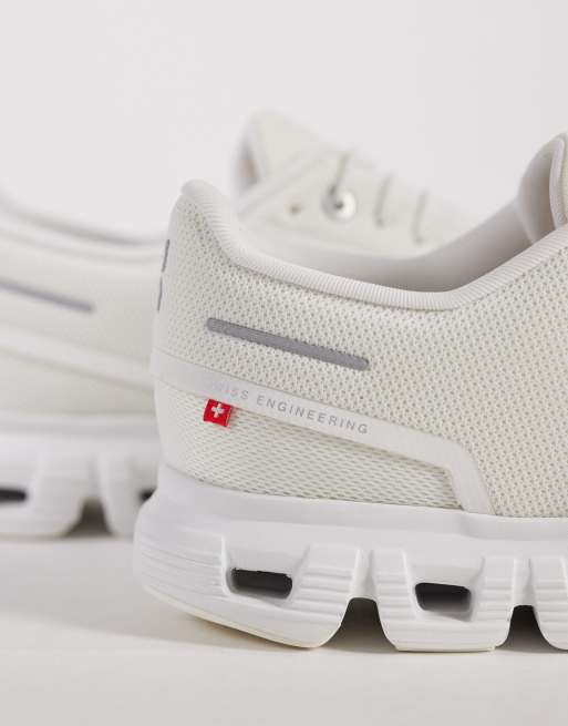 ON Cloud 6 sneakers in wit, 2 van 5
