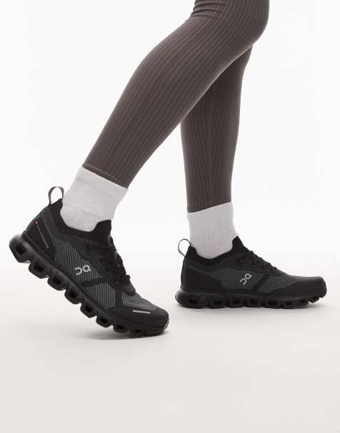 ON Cloud 6 Versa all day trainers in black - view 1