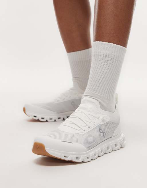 ON Cloud 6 Versa all day trainers in white  , 5 of 5
