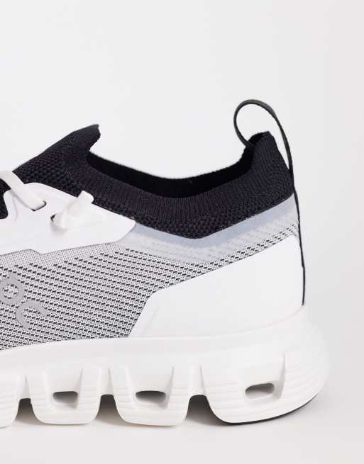 ON Cloud 6 Versa baskets blanches et noires, 2 de 5