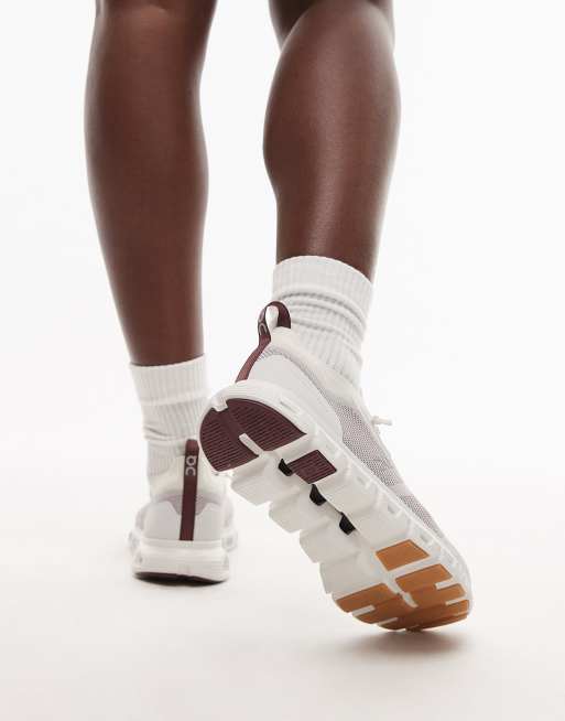 ON Cloud 6 Versa Sneaker in Weiß und Maroon, 3 von 5