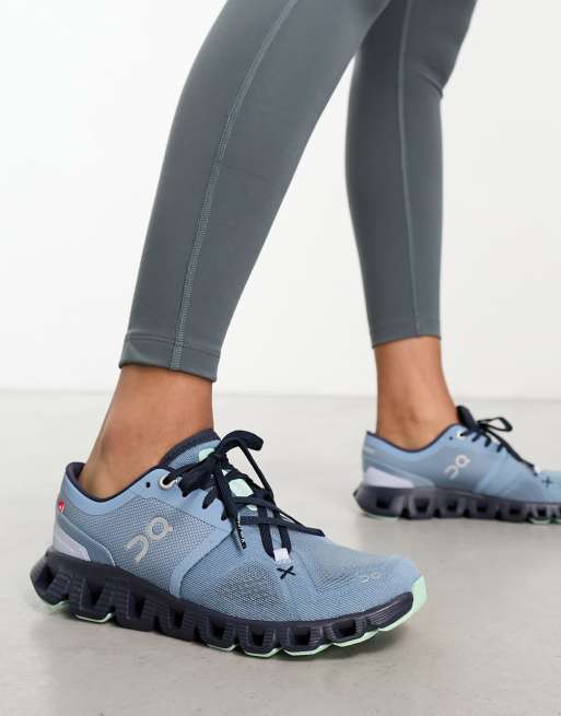 Cloud running outlet trainers