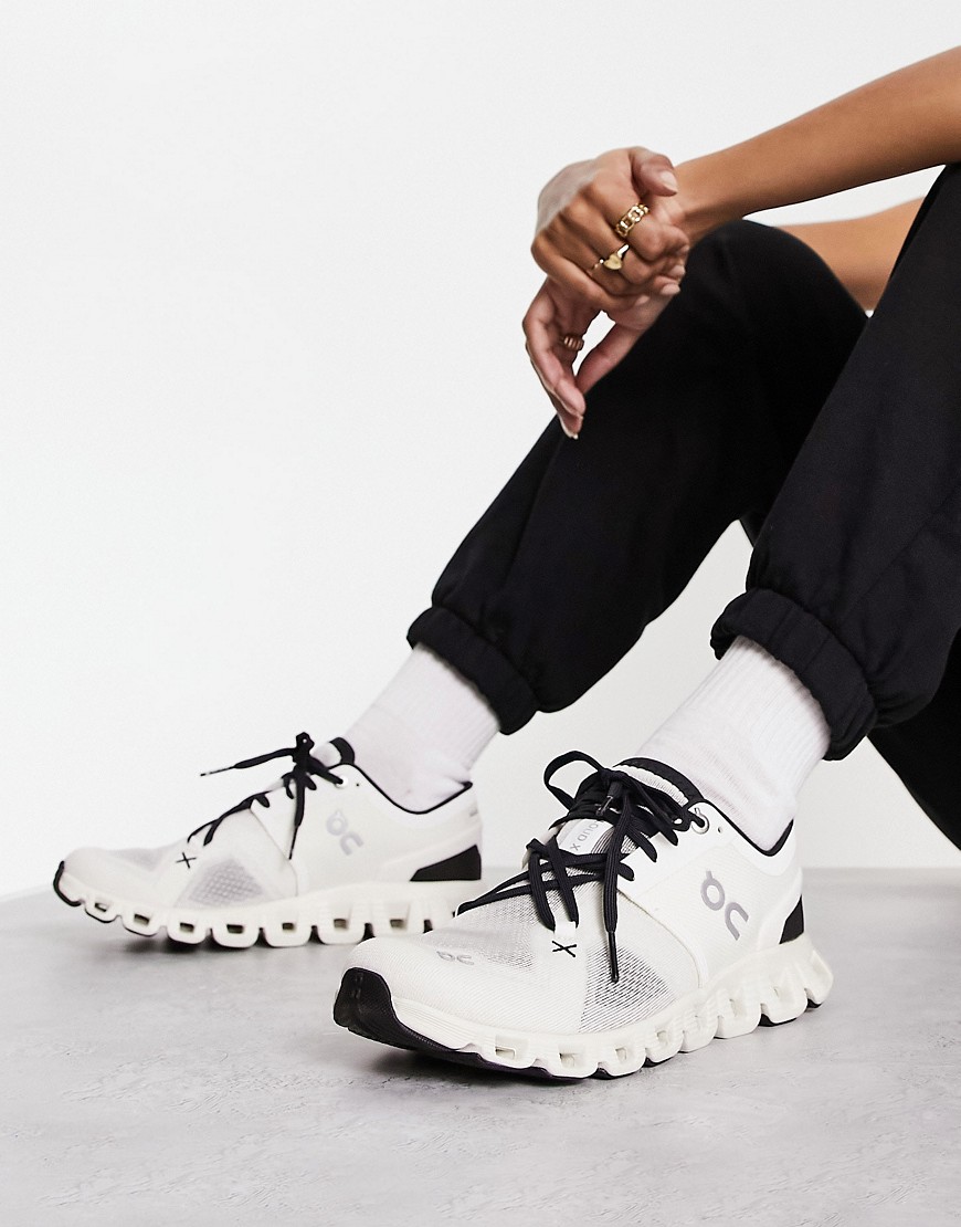ON Cloud X 3 running trainers in white and black-Grey