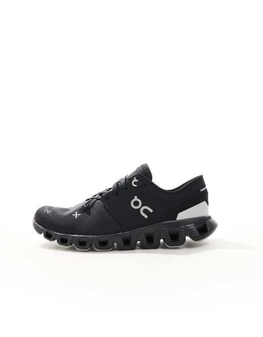 ON Cloud X 3 training trainers in black, 4 of 5