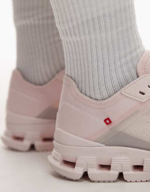 ON Cloud X 4 AD training trainers in pink, 4 of 5