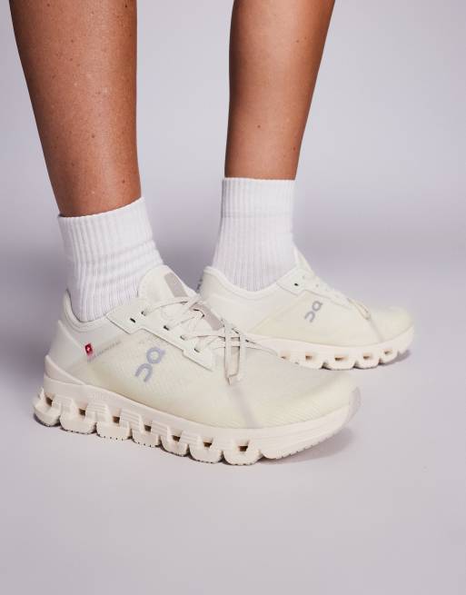 ON Cloud X 4 AD training trainers in white  , 4 of 5