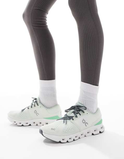 ON – Cloud X 4 – Leistungsfähige Trainings-Sneaker in Grau und Grün - view 1