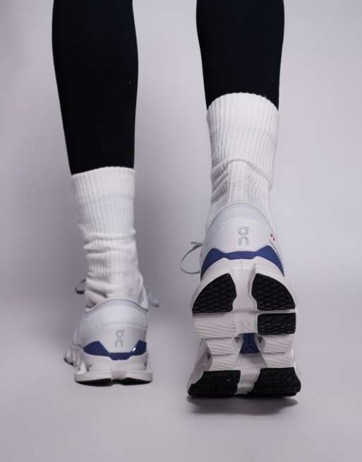 ON – Cloud X 4 – Liliowe buty sportowe  , 3 z 5