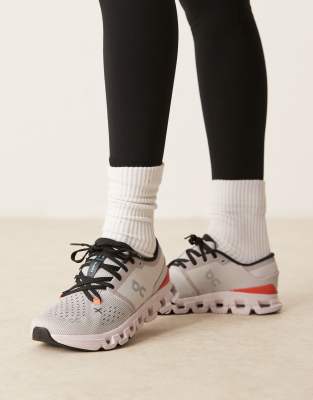 ON Cloud X 4 training trainers in grey and red