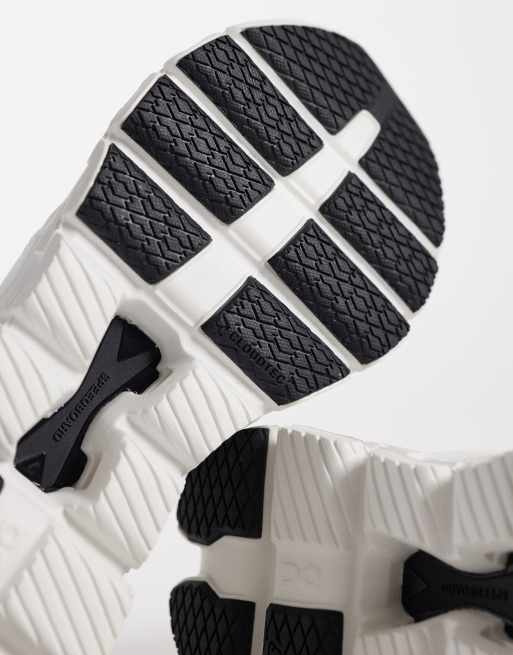 ON Cloud X 4 training trainers in white and black, 5 of 5