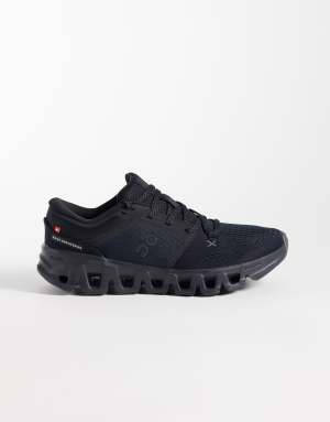 ON Cloud X 5 training trainers in triple black