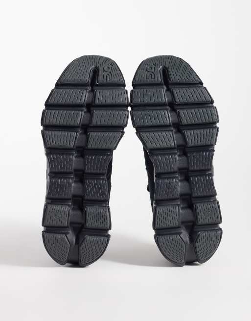 ON Cloud X 5 training trainers in triple black, 5 of 5