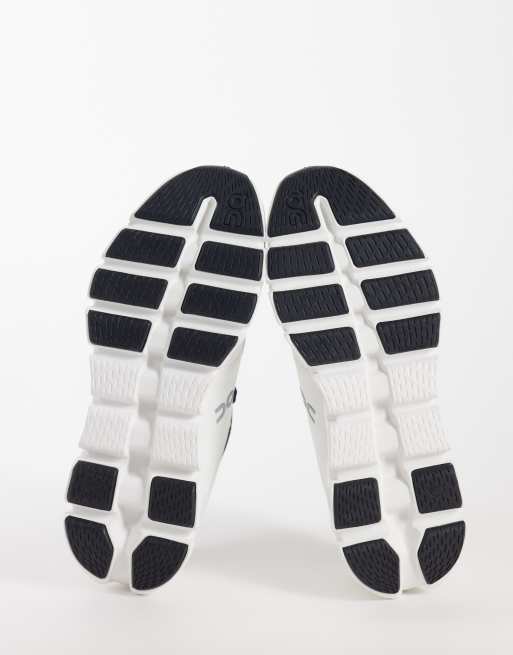 ON Cloud X 5 training trainers in white and black, 5 of 5