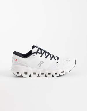 ON Cloud X 5 training trainers in white with black